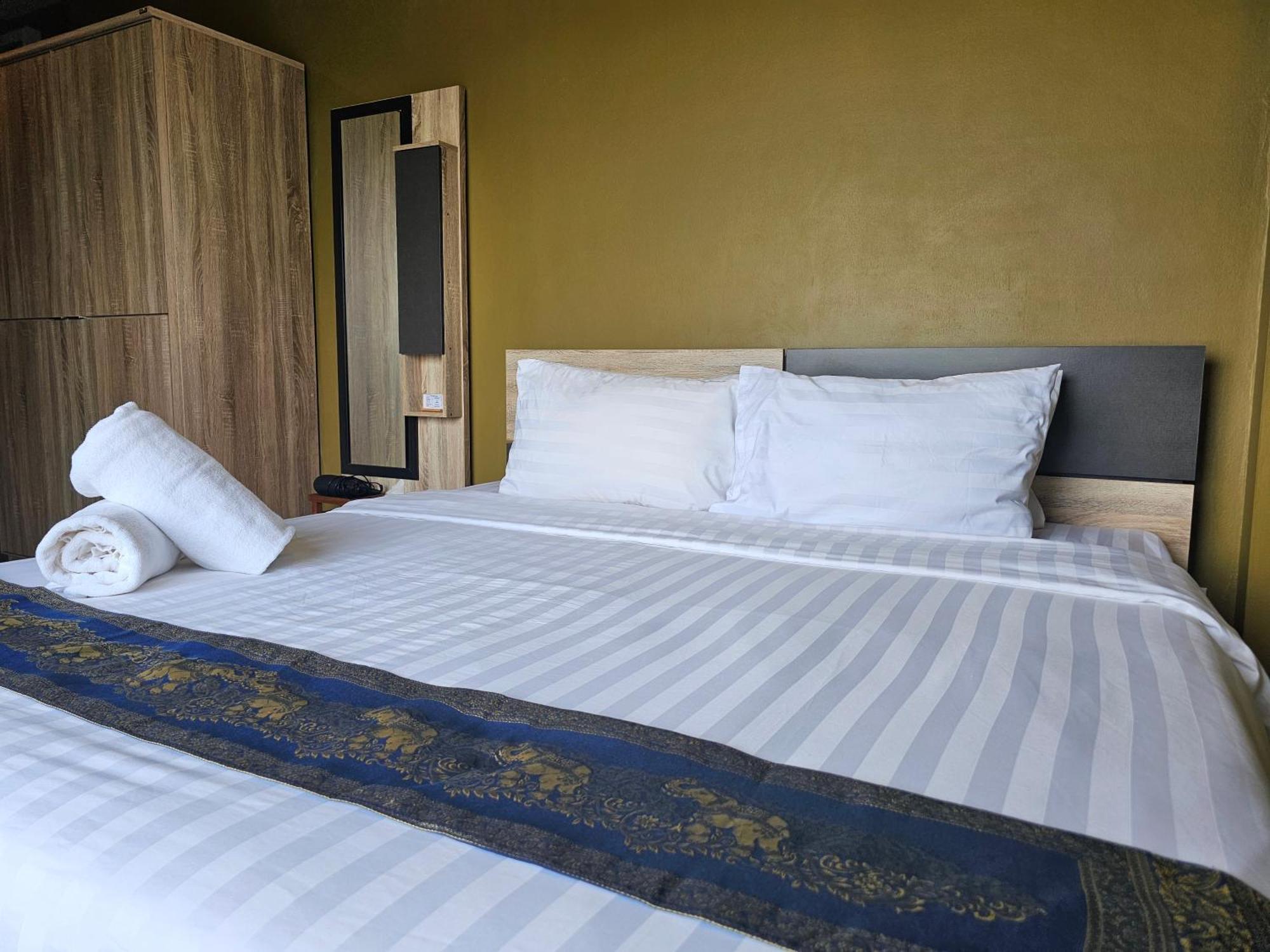 The Lantern Suites Ban Song Hong Zewnętrze zdjęcie