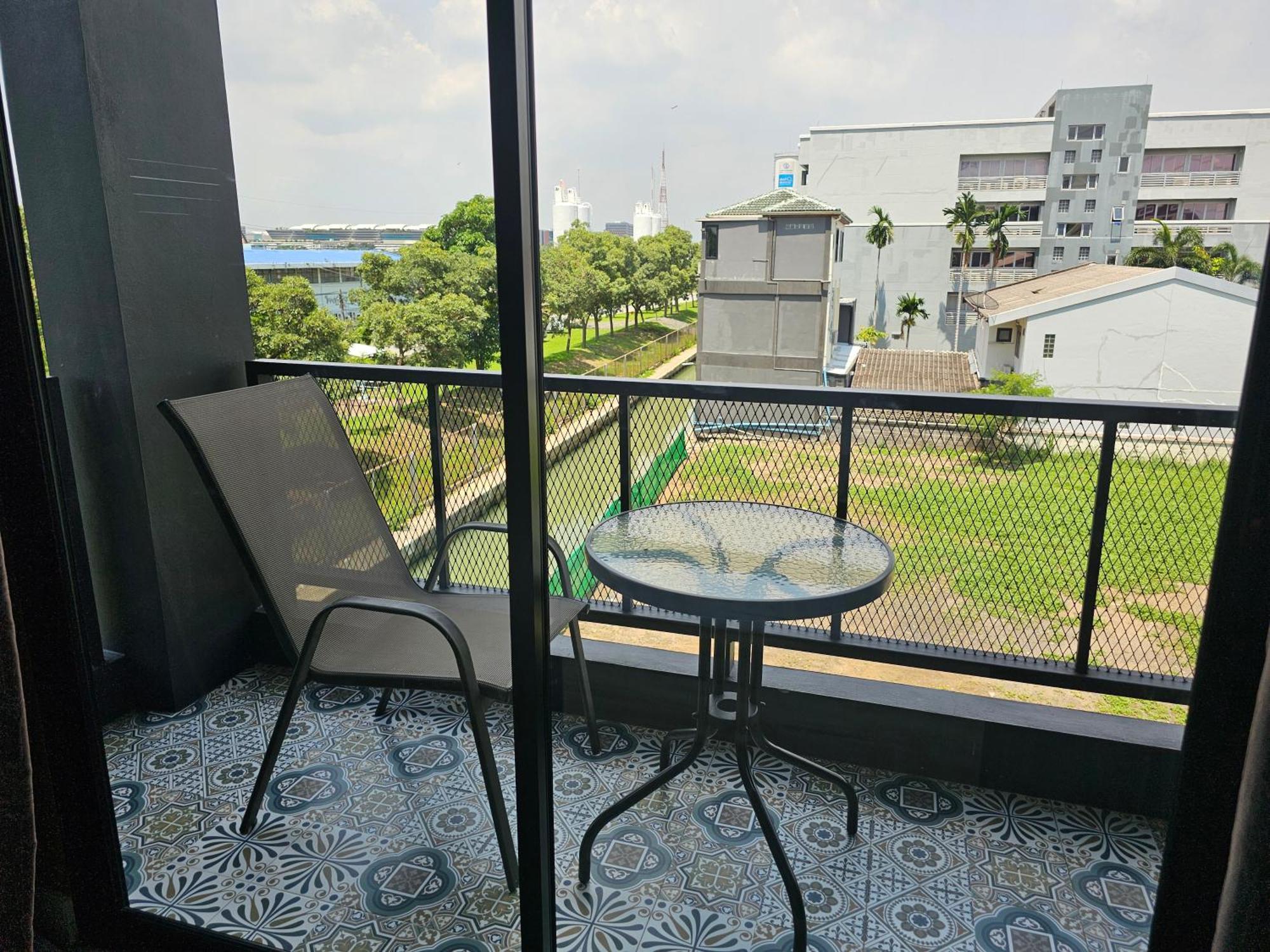 The Lantern Suites Ban Song Hong Zewnętrze zdjęcie